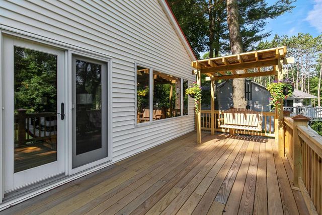 1631 ROYALTON STREET, Waupaca, WI 54981