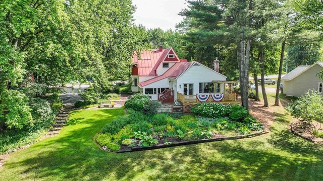 1631 ROYALTON STREET, Waupaca, WI 54981