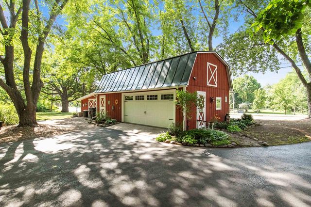 1631 ROYALTON STREET, Waupaca, WI 54981
