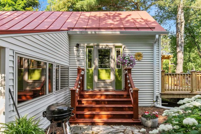 1631 ROYALTON STREET, Waupaca, WI 54981