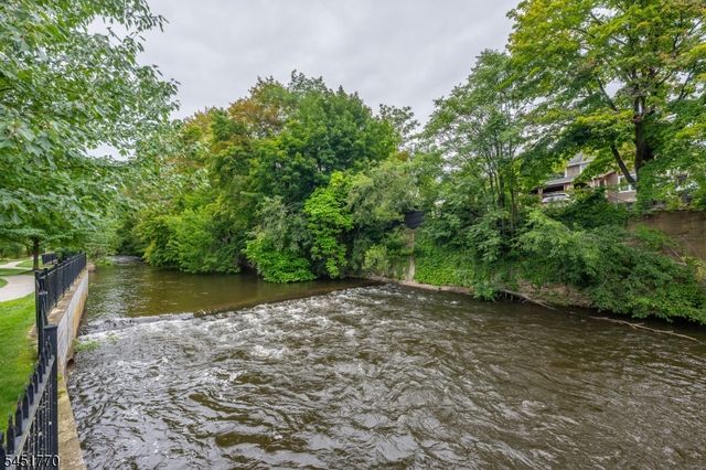 814 River Pl, Butler Boro, NJ 07405