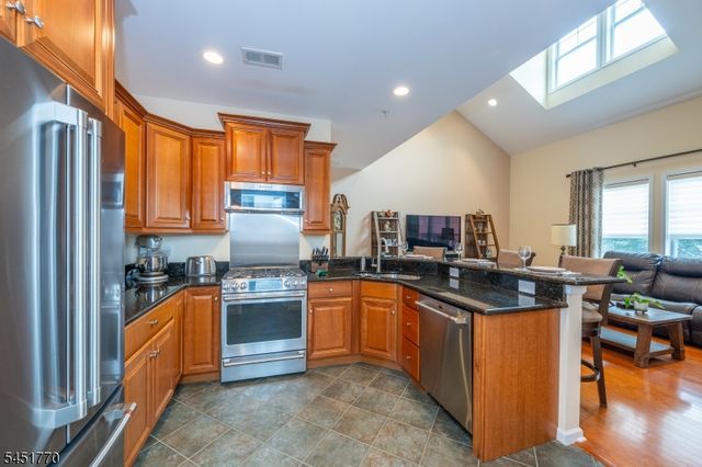 814 River Pl, Butler Boro, NJ 07405