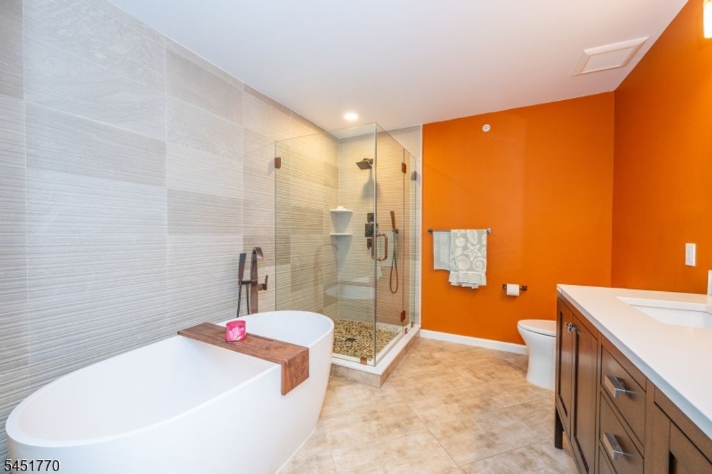 814 River Pl, Butler Boro, NJ 07405