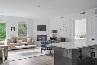 317 Belgrade Ave 402, Boston, MA 02131