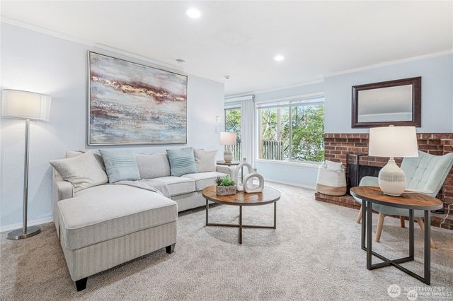 19725 76th Avenue W #B-1, Lynnwood, WA 98036