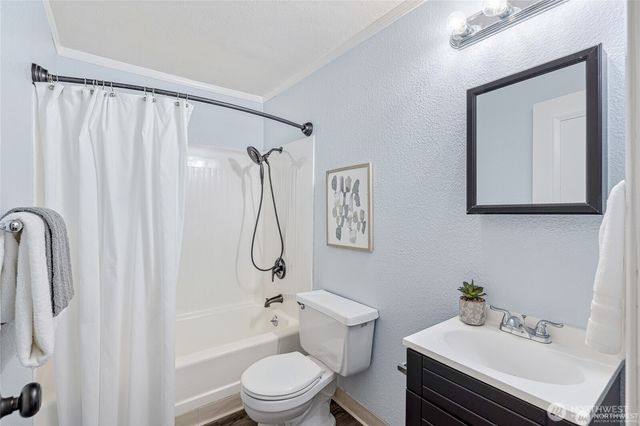 19725 76th Avenue W #B-1, Lynnwood, WA 98036