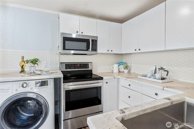 19725 76th Avenue W #B-1, Lynnwood, WA 98036