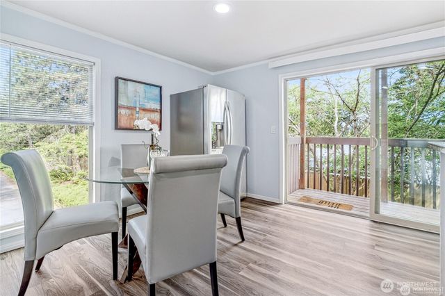 19725 76th Avenue W #B-1, Lynnwood, WA 98036