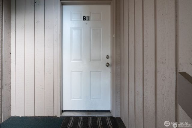 19725 76th Avenue W #B-1, Lynnwood, WA 98036