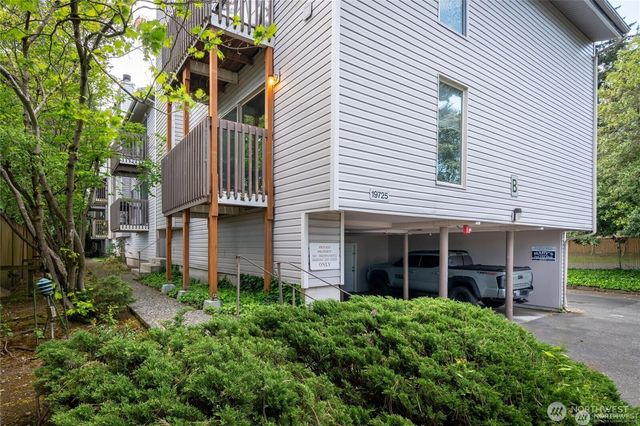 19725 76th Avenue W #B-1, Lynnwood, WA 98036