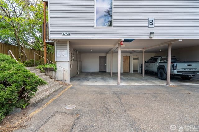 19725 76th Avenue W #B-1, Lynnwood, WA 98036