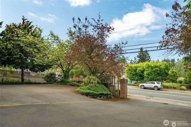 19725 76th Avenue W #B-1, Lynnwood, WA 98036