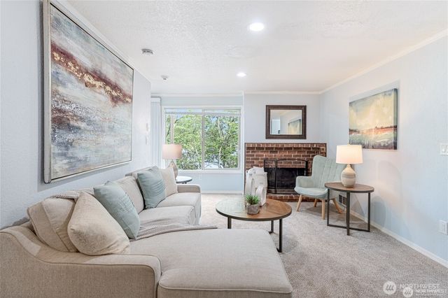 19725 76th Avenue W #B-1, Lynnwood, WA 98036