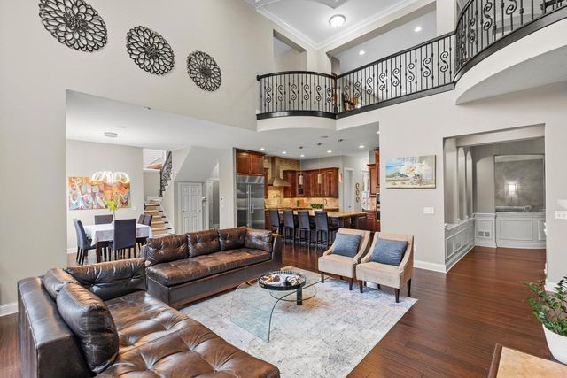 10033 Frederick Place, Eden Prairie, MN 55347