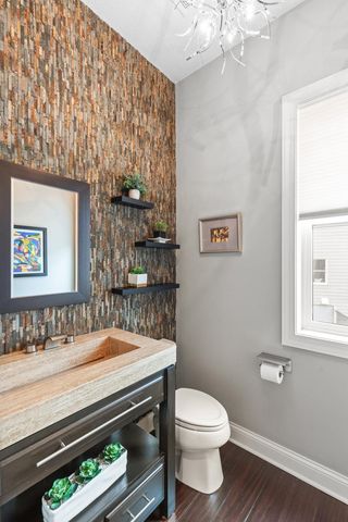 10033 Frederick Place, Eden Prairie, MN 55347