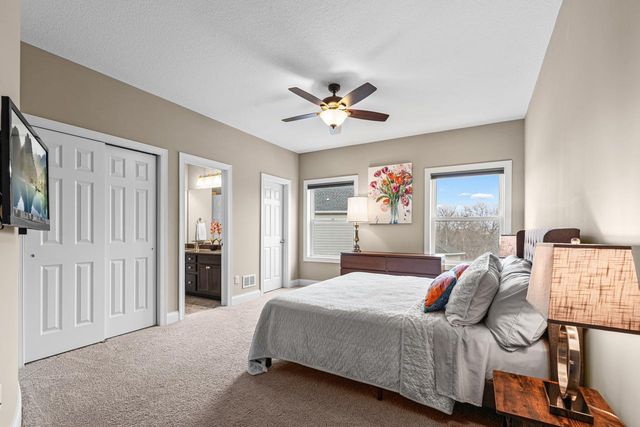 10033 Frederick Place, Eden Prairie, MN 55347