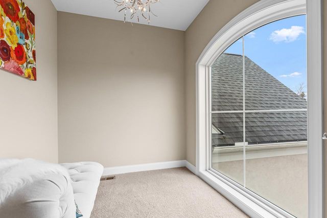 10033 Frederick Place, Eden Prairie, MN 55347