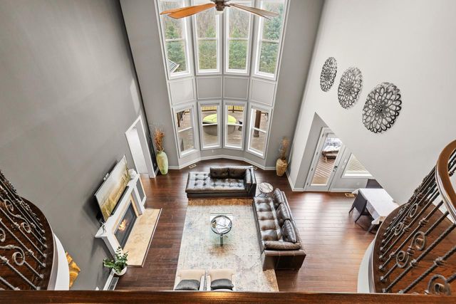 10033 Frederick Place, Eden Prairie, MN 55347