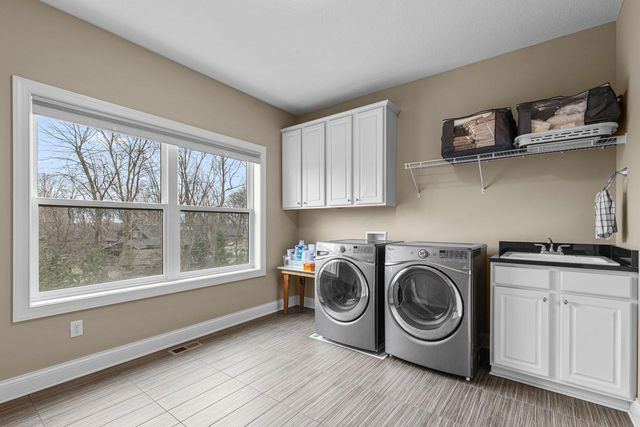 10033 Frederick Place, Eden Prairie, MN 55347