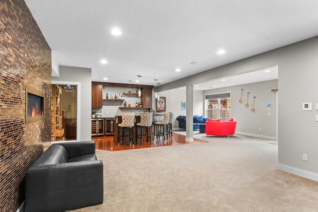 10033 Frederick Place, Eden Prairie, MN 55347