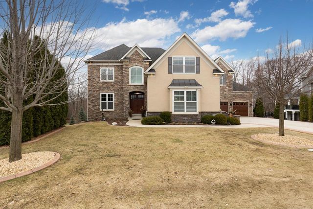 10033 Frederick Place, Eden Prairie, MN 55347