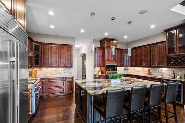 10033 Frederick Place, Eden Prairie, MN 55347