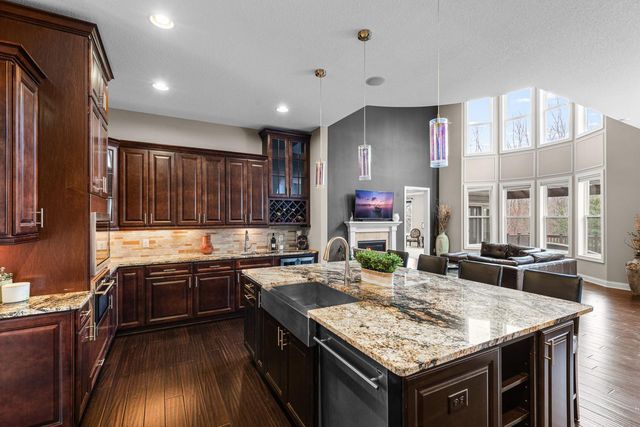 10033 Frederick Place, Eden Prairie, MN 55347