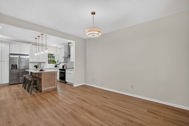 5444 SE 26th Court, Des Moines, IA 50320