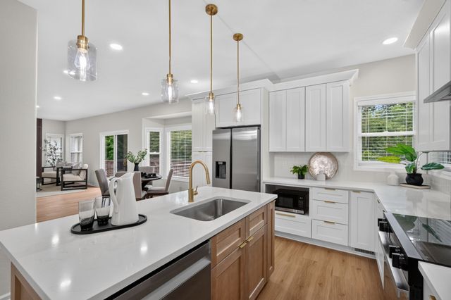 5444 SE 26th Court, Des Moines, IA 50320