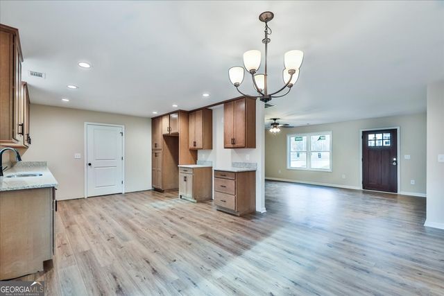 316 WHITE CREEK Loop, Rockmart, GA 30153