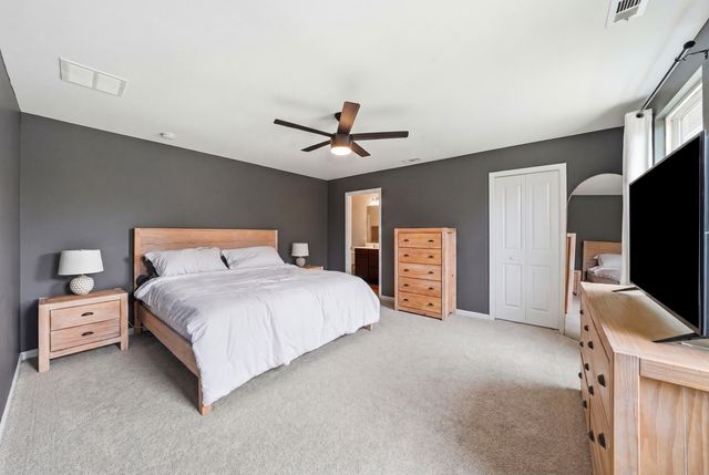2341 Mayfield Drive, Montgomery, IL 60538