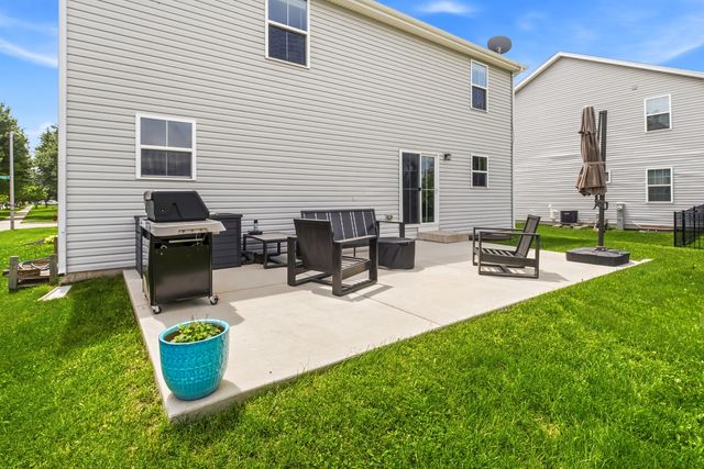 2341 Mayfield Drive, Montgomery, IL 60538