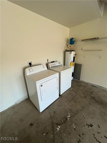 601 SE 5th ST, Cape Coral, FL 33990