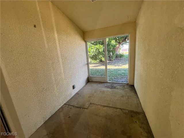 601 SE 5th ST, Cape Coral, FL 33990