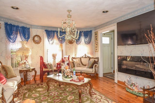 103 Dalton Street, Lowell, MA 01850