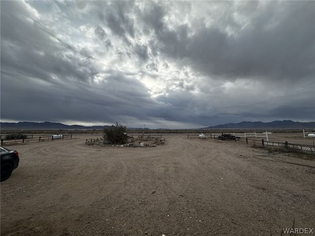 5823 N Hwy 66 Drive, Kingman, AZ 86401