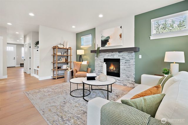 20904 99th Place S, Kent, WA 98031