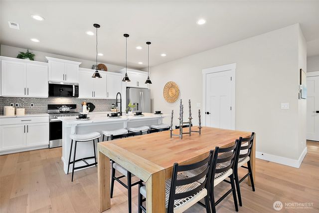 20904 99th Place S, Kent, WA 98031