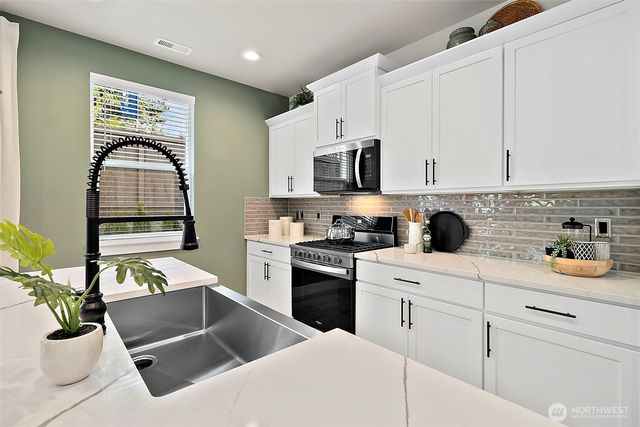 20904 99th Place S, Kent, WA 98031