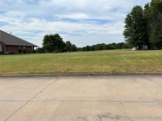 000 Eagle Crest Drive E, Muskogee, OK 74401