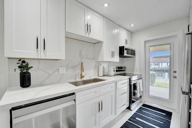2866 NE 30th Street 9, Fort Lauderdale, FL 33306