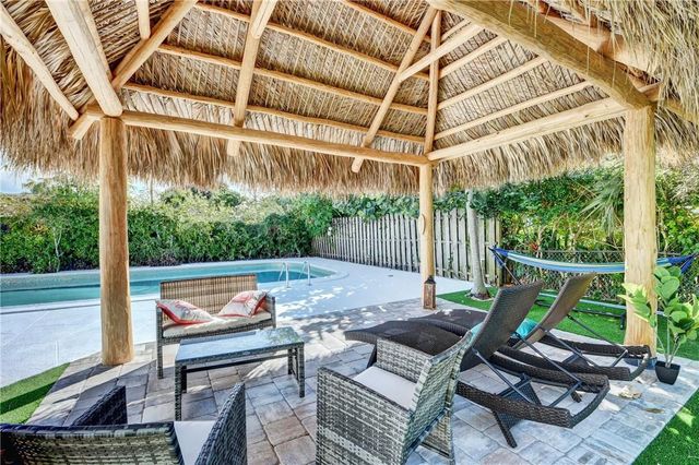 10 S Swinton Circle, Delray Beach, FL 33444