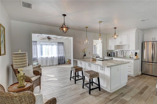 10 S Swinton Circle, Delray Beach, FL 33444