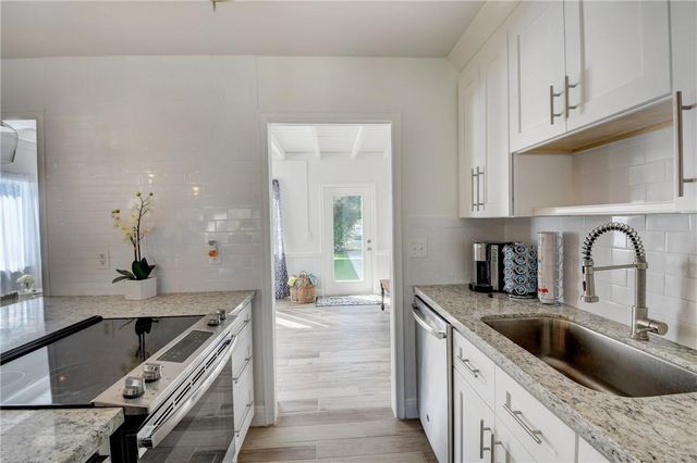 10 S Swinton Circle, Delray Beach, FL 33444