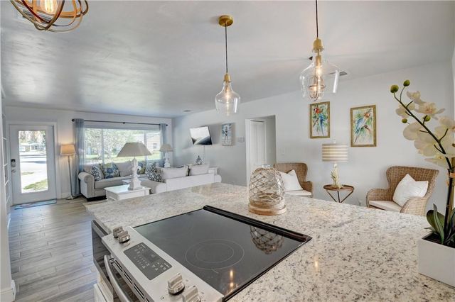 10 S Swinton Circle, Delray Beach, FL 33444