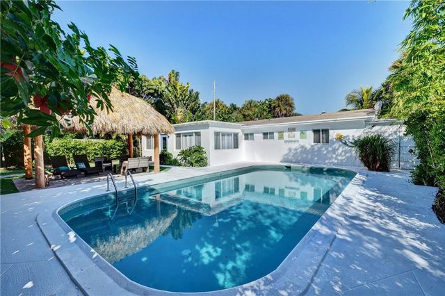 10 S Swinton Circle, Delray Beach, FL 33444