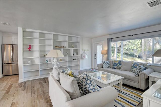 10 S Swinton Circle, Delray Beach, FL 33444