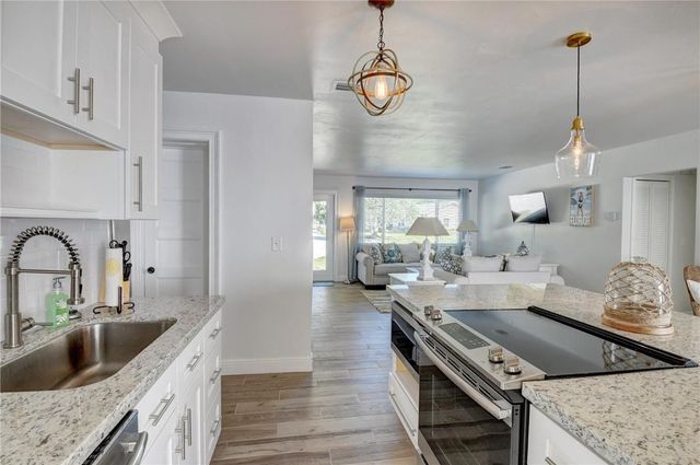 10 S Swinton Circle, Delray Beach, FL 33444