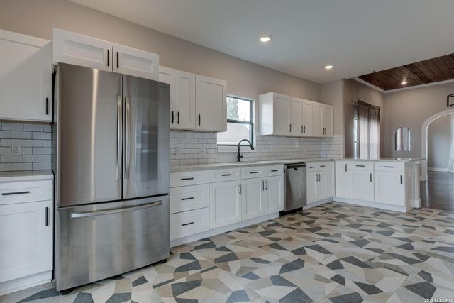 242 Furnish Ave., San Antonio, TX 78204