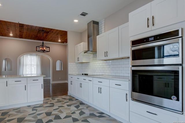 242 Furnish Ave., San Antonio, TX 78204